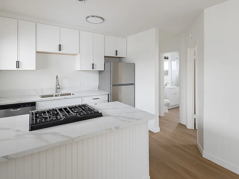 1647 Grand Ave #1 — Photo 3