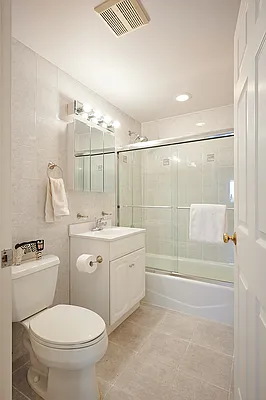 Rented by Perry Associates NYC Inc | media 7