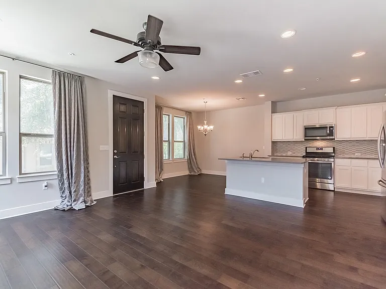 13800 Lyndhurst St #221 — Photo 6