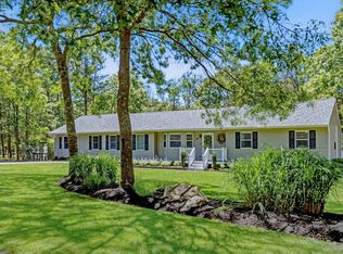20 Charter Court, Manorville, NY 11949