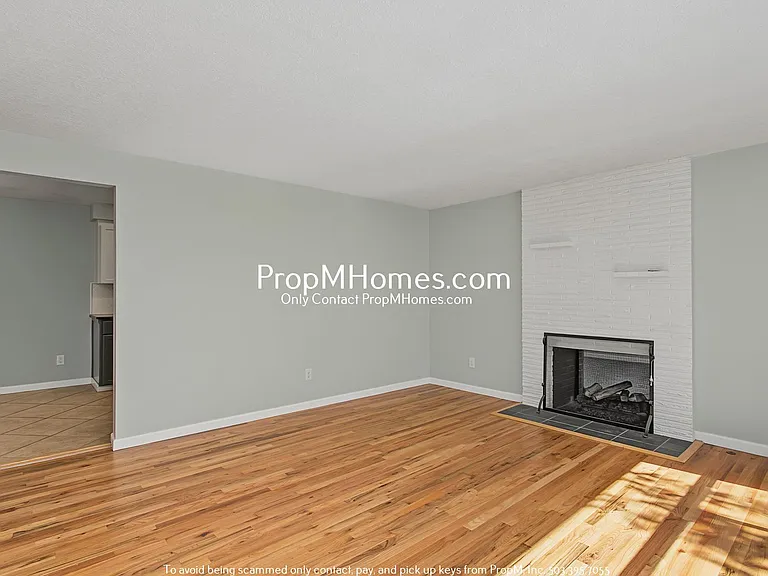 11908 SE 56th Ave — Photo 4