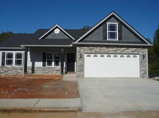 432 Shoreline Blvd, Boiling Springs, SC 29316