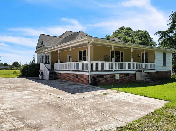 200 Green Cherry Rd, Anderson, SC 29625