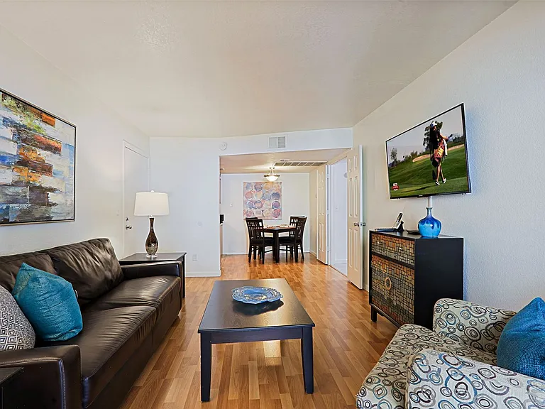 740 W Elm St #116 — Photo 23