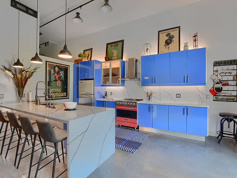 185 NE 4th Ave #203 — Photo 16