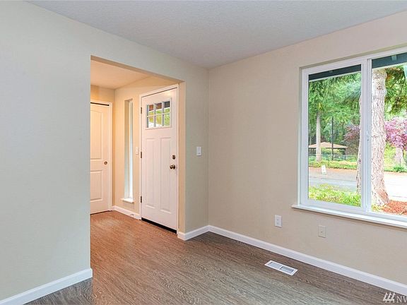 3rd image of 9211 161st Street Ct E