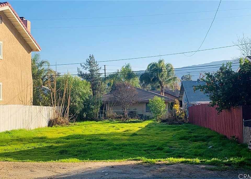 1st image of 13 Acacia St