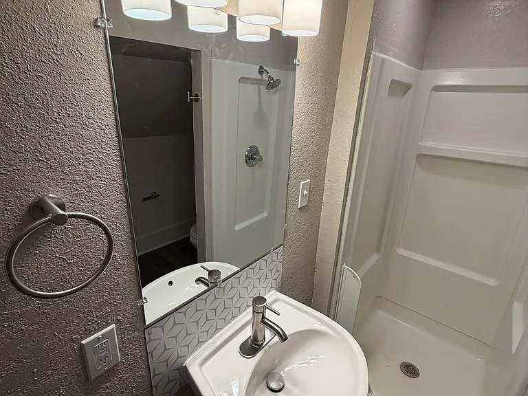 2728 W Virginia St #C — Photo 10