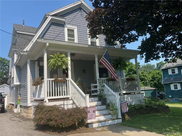 6 Warner Park, Le Roy, NY 14482