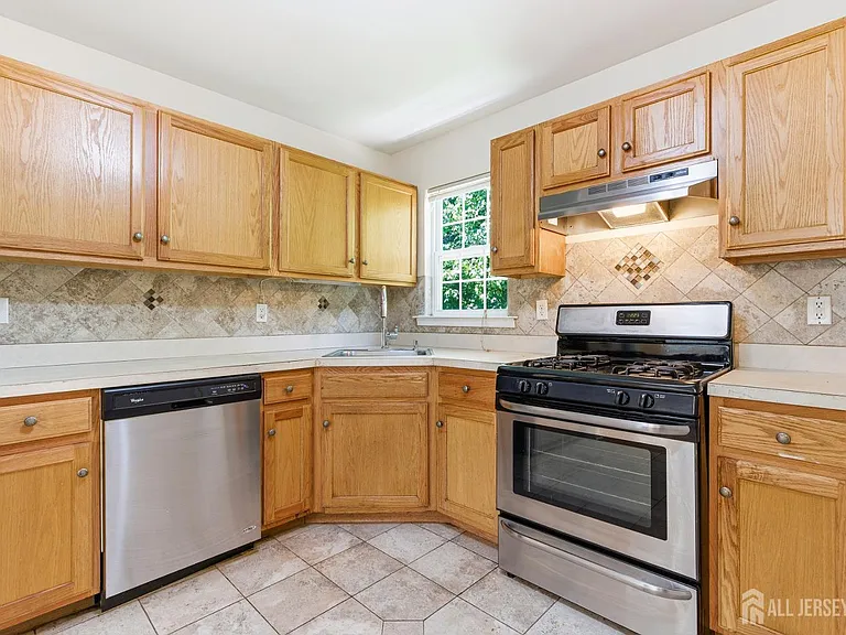 141 Forest Dr #141 — Photo 9