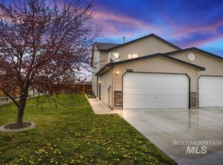 1694 NE Cinder Loop, Mountain Home, ID 83647
