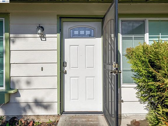 3rd image of 3432 Danielle Pl