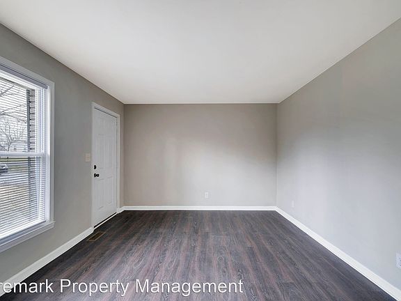4th image of 127 Gwen Ave