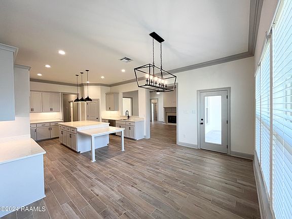 3rd image of 100 Eagleston St