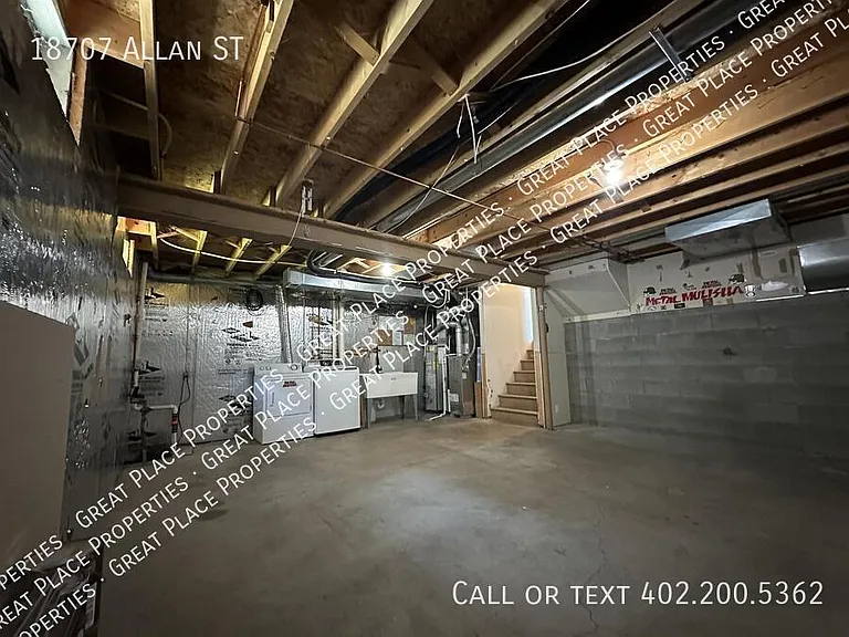 18707 Allan St — Photo 27