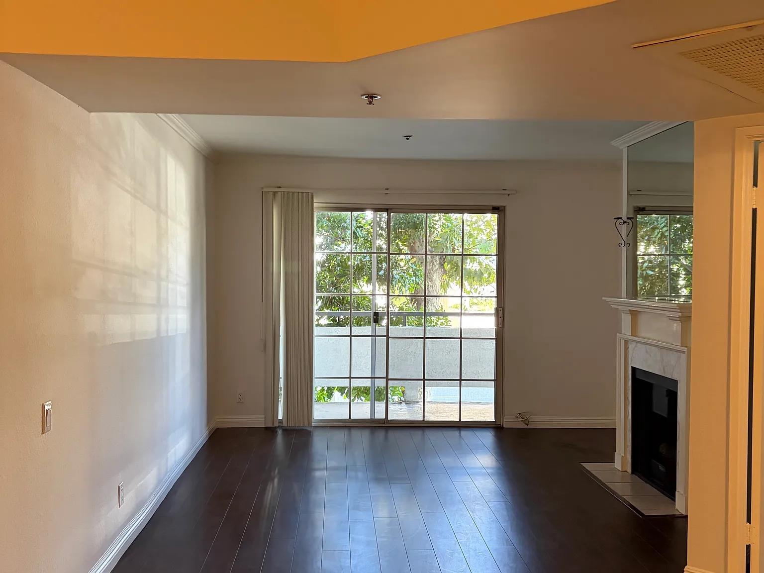 2 bed, 870 sqft, $2,800 — Photo 2