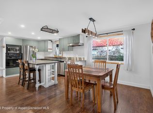 215 S 7th St, Rifle, CO 81650