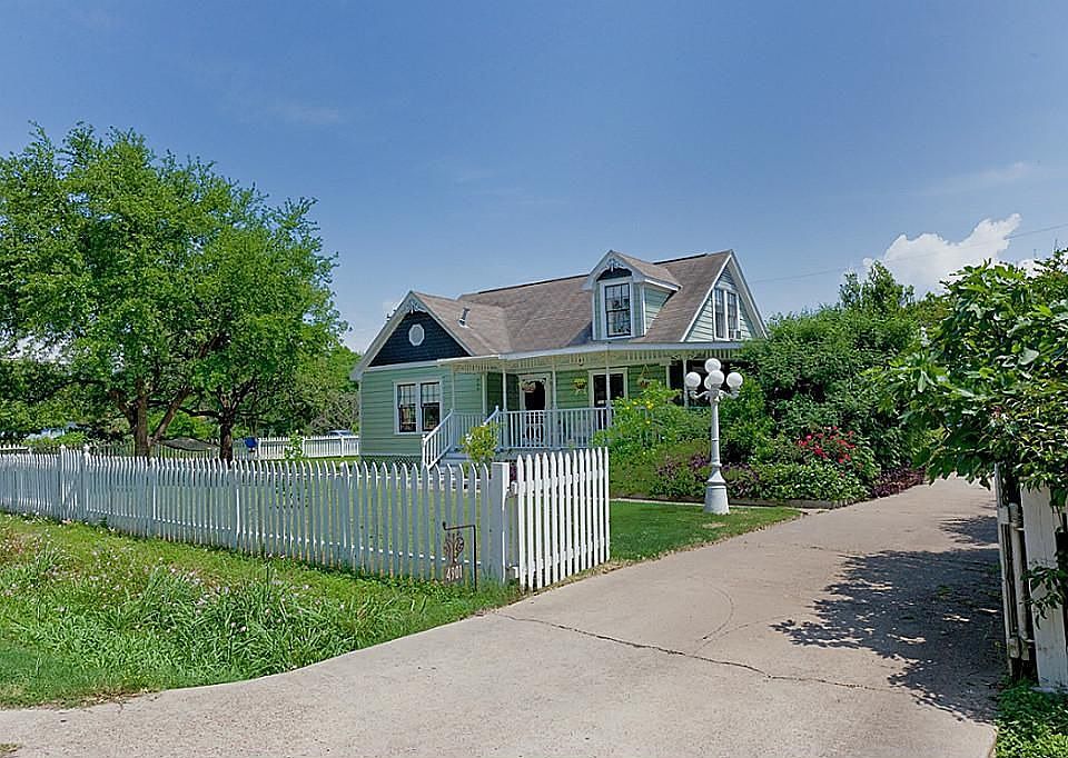 1st image of 4901 Pine St