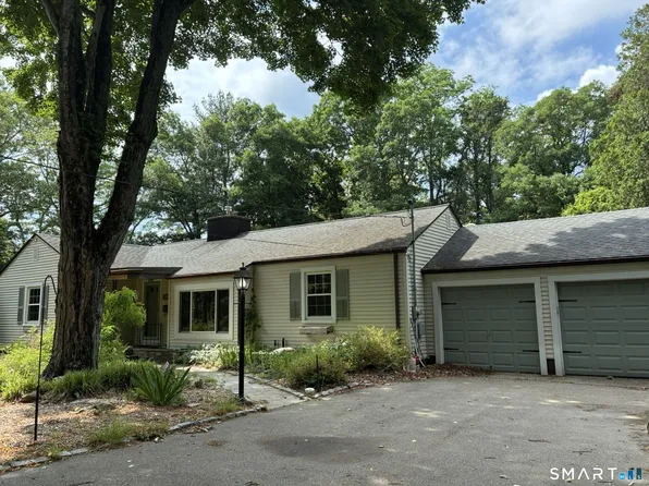 60 Mohegan Road, Norwich, CT 06360