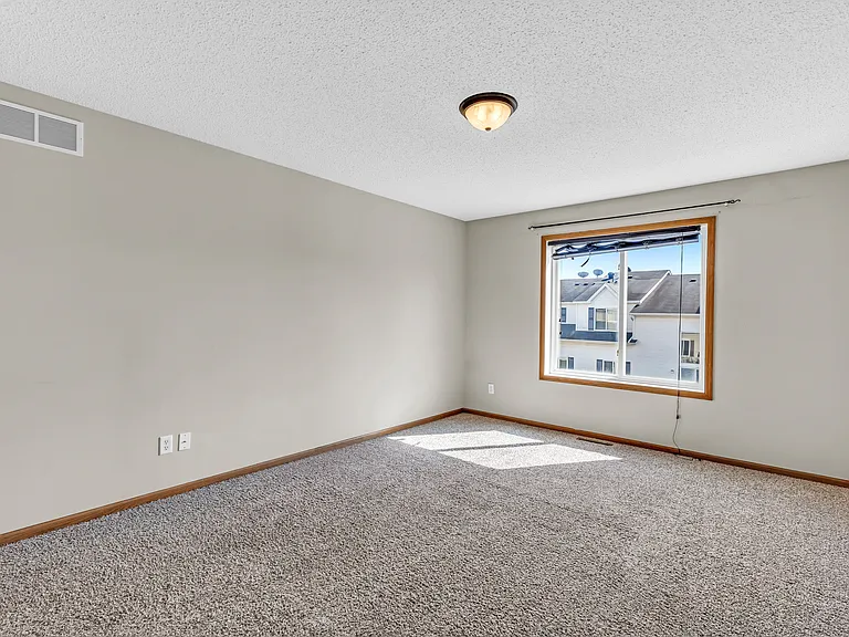 6834 Meadow Grass Ln S — Photo 32