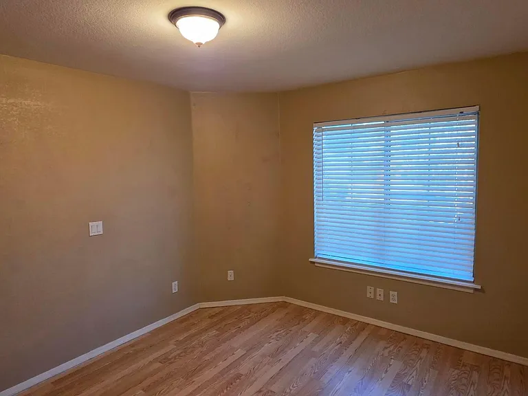 9163 W Davis Rd — Photo 17