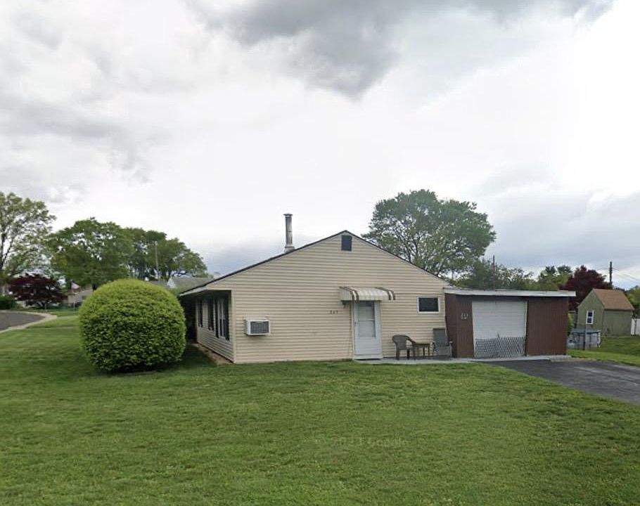 1st image of 265 Wyandotte Rd