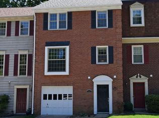 8583 Raglan Rd, Vienna, VA 22182