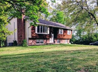 9 Westend Dr, Highland Mills, NY 10930