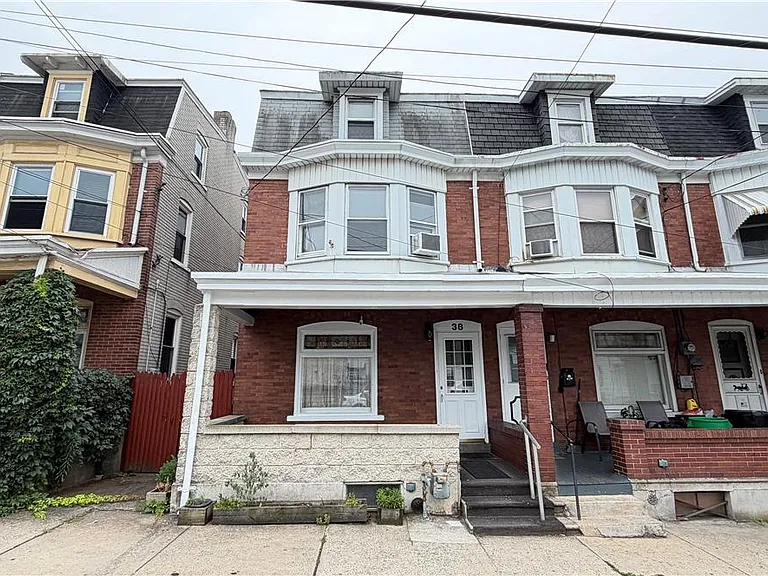 38 S Carlisle St — Photo 1
