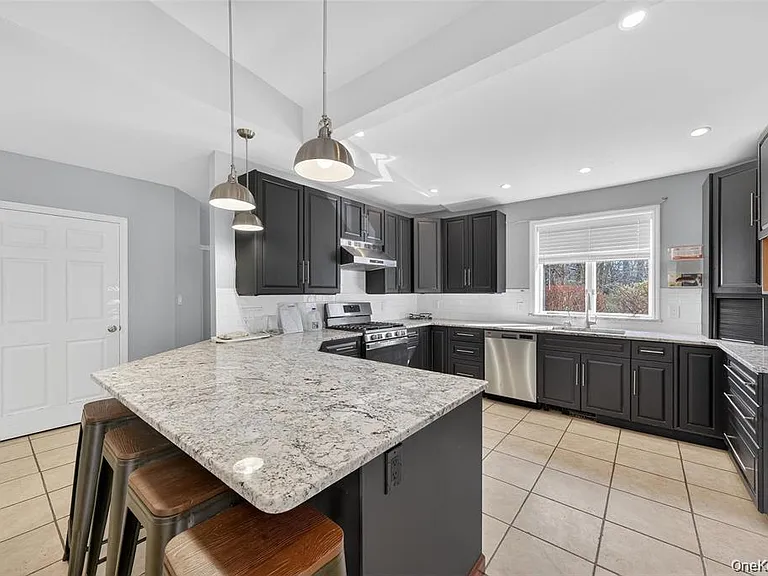 155 Roselawn Rd — Photo 8