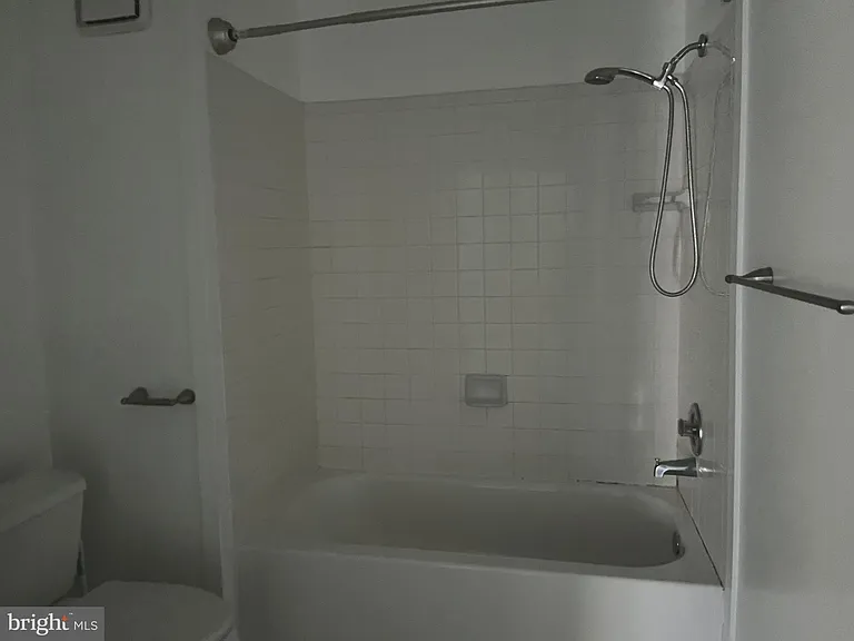 1005 Summerglenn Ct #7-103 — Photo 18
