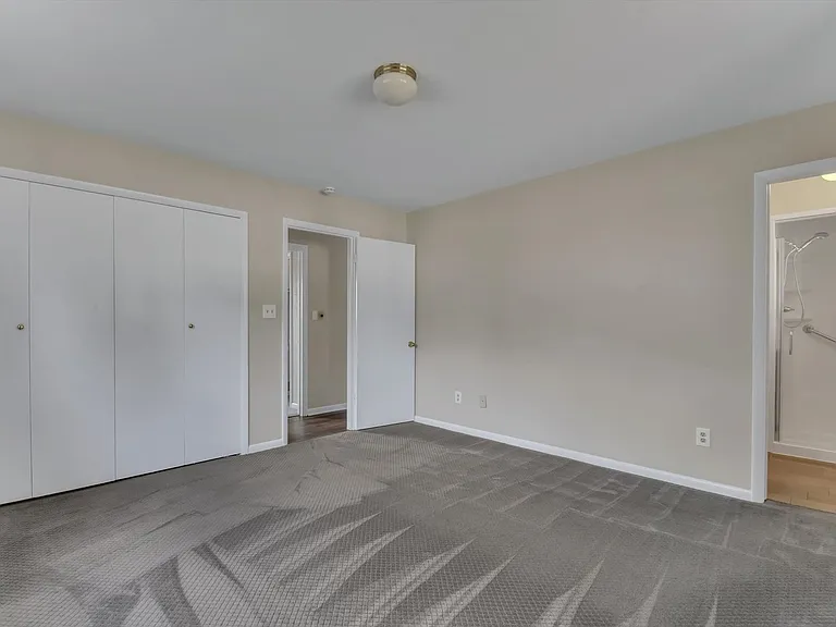 7687 Newman St — Photo 27