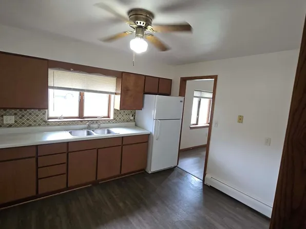 206 W College St #8, Albert Lea, MN 56007