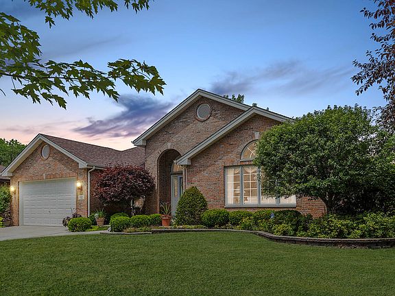 4th image of 1103 Berkley Ln