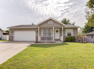 708 S Library St, Waterloo, IL 62298