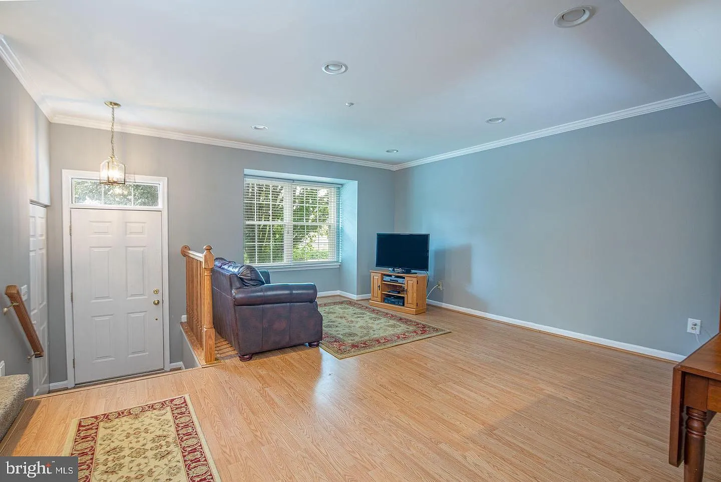 3 bed, 3.0 bath, 1881 sqft, $2,350 — Photo 4