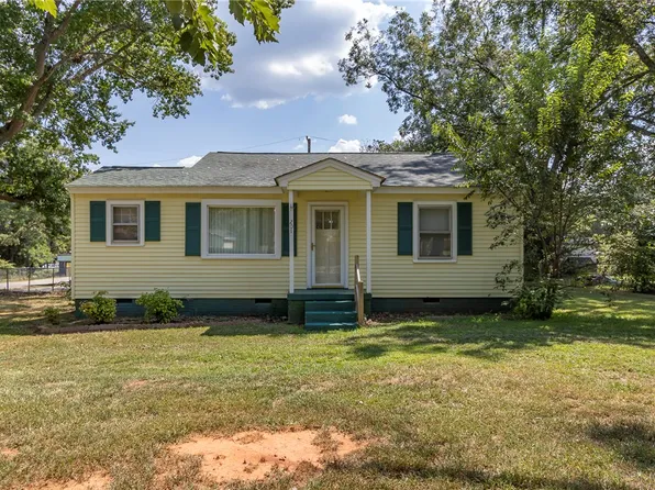 201 Blue Ridge Cir, Belton, SC 29627