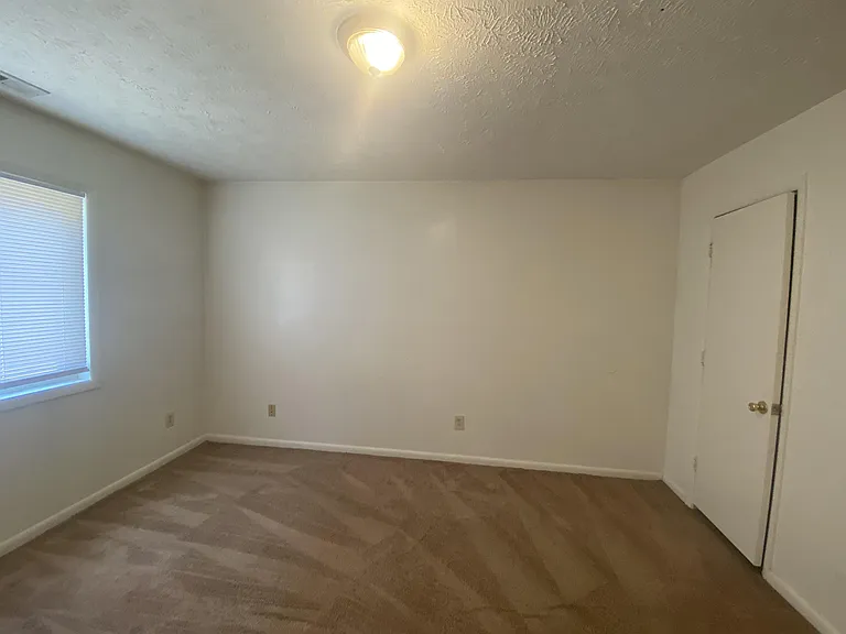 1122 Southwood Dr #3 — Photo 9