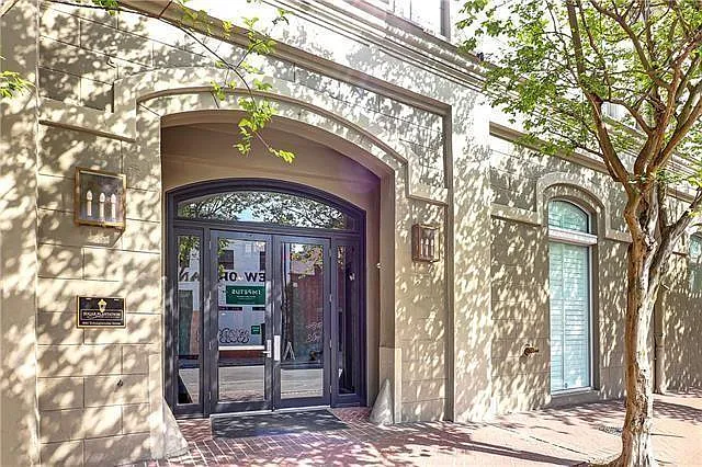 2 bed, 2.0 bath, 1298 sqft, $5,000 — Photo 2