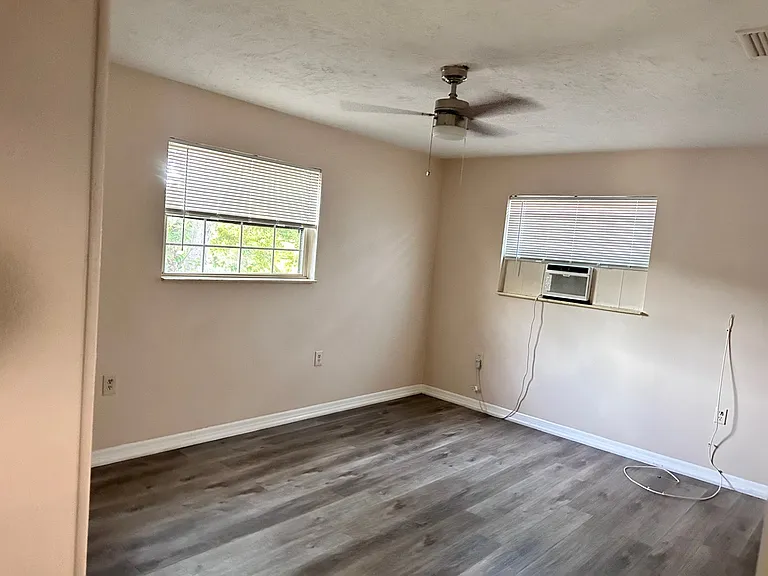 3925 52nd Ave N #2 — Photo 7