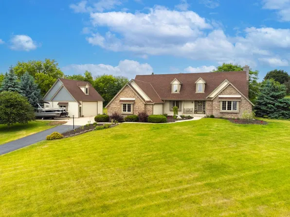 N76W24726 Ridgefield DRIVE, Lisbon, WI 53089