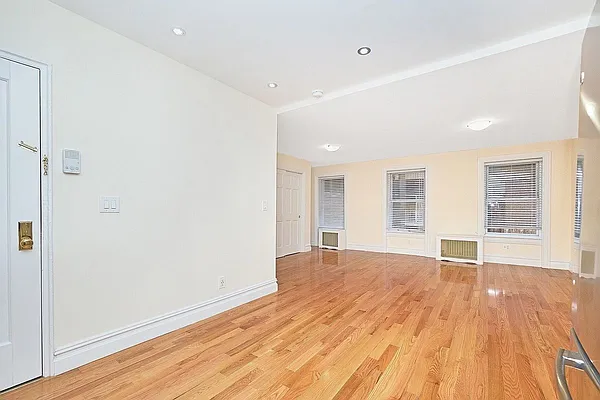 Rented by National Realty & Development Corp | media 25