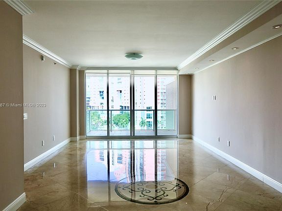 3rd image of 3340 NE 190th St APT 805