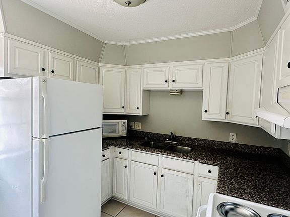 3rd image of 337 E University Ave APT 21