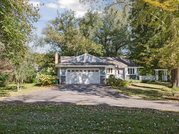 5470 Ridgewood Cv, Mound, MN 55364