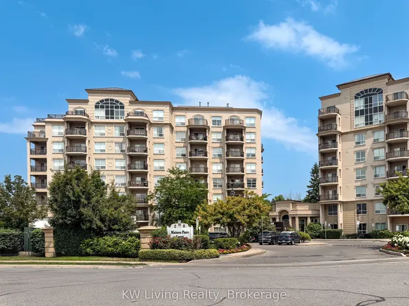 8 Maison Parc Ct #703, Vaughan, ON L4J 9K5