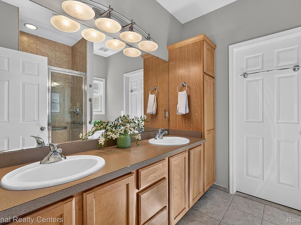 5590 River Park Ct, photo 25
