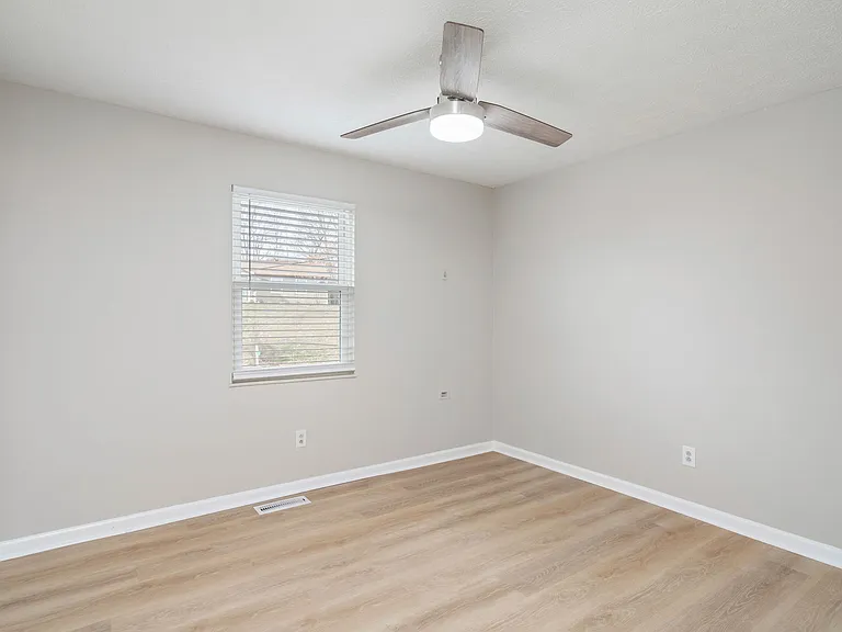 5712 Walden Woods Ct — Photo 23