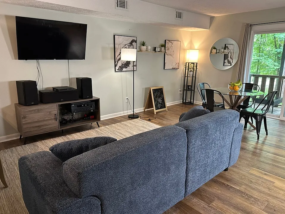 365 W Illinois Ave #20