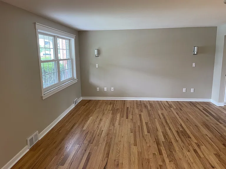 1332 Hawthorne St — Photo 3